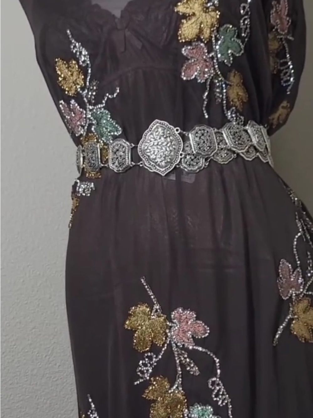 Yemeni dir3 unstitched with under slip. Belt not included.